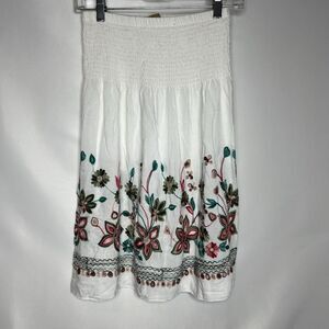 Extra Belleza Women’s Top or Skirt Sz Medium Floral Embroidery Stretch Colorful